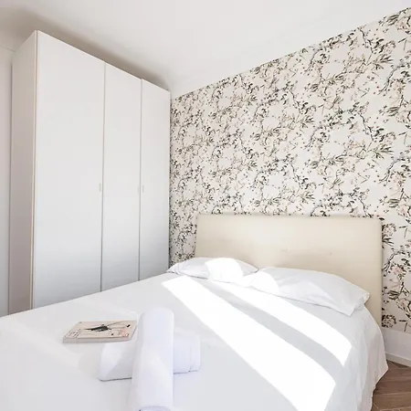 Saint Charles - Happy Apartament